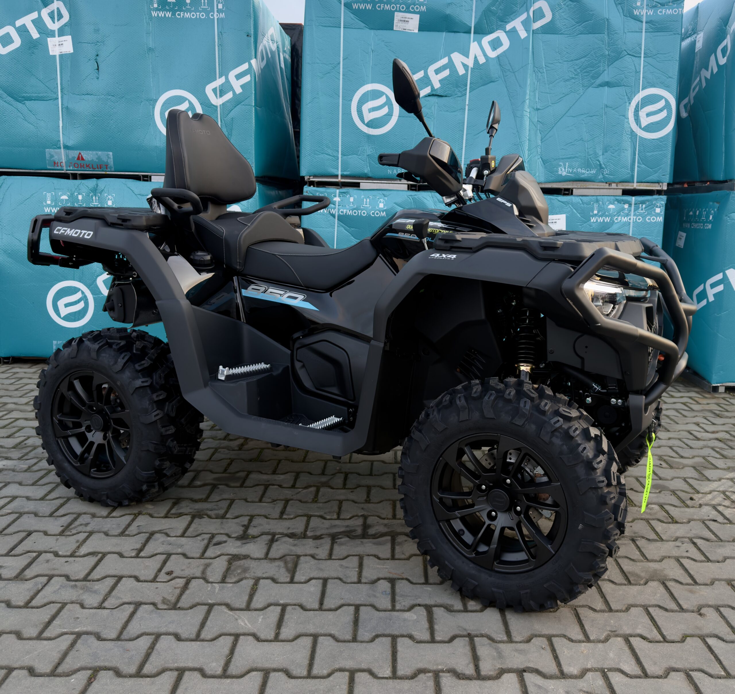 CFMoto CForce 850 Black Edition + Bumpers