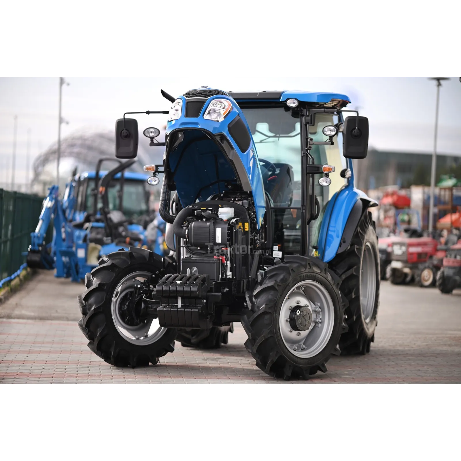 ls-tractor-mt573-pst-4x4-73-km-cab-ehl-auto (10)