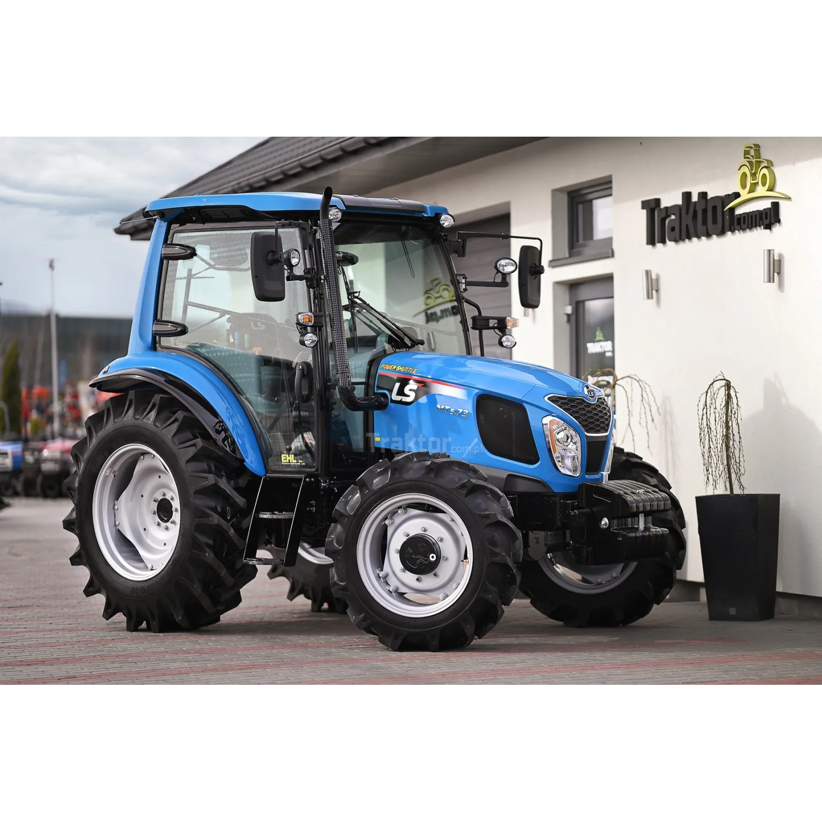 ls-tractor-mt573-pst-4x4-73-km-cab-ehl-auto (5)