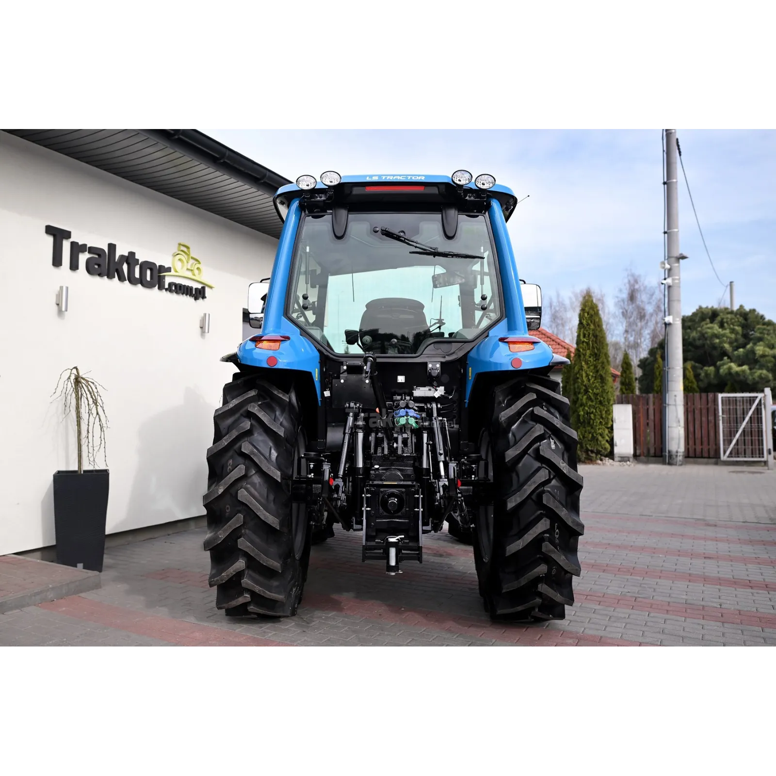 ls-tractor-mt573-pst-4x4-73-km-cab-ehl-auto (6)