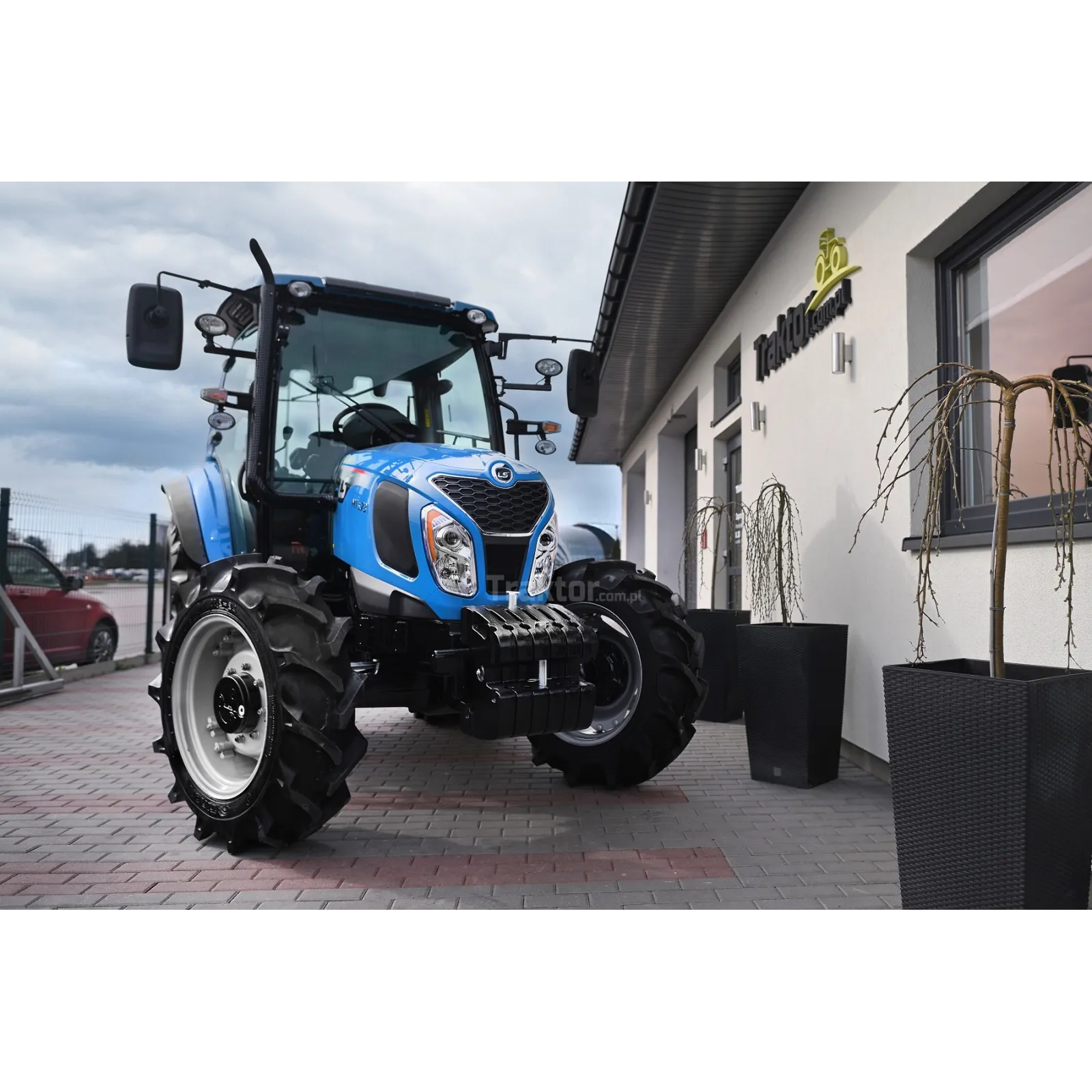ls-tractor-mt573-pst-4x4-73-km-cab-ehl-auto (7)