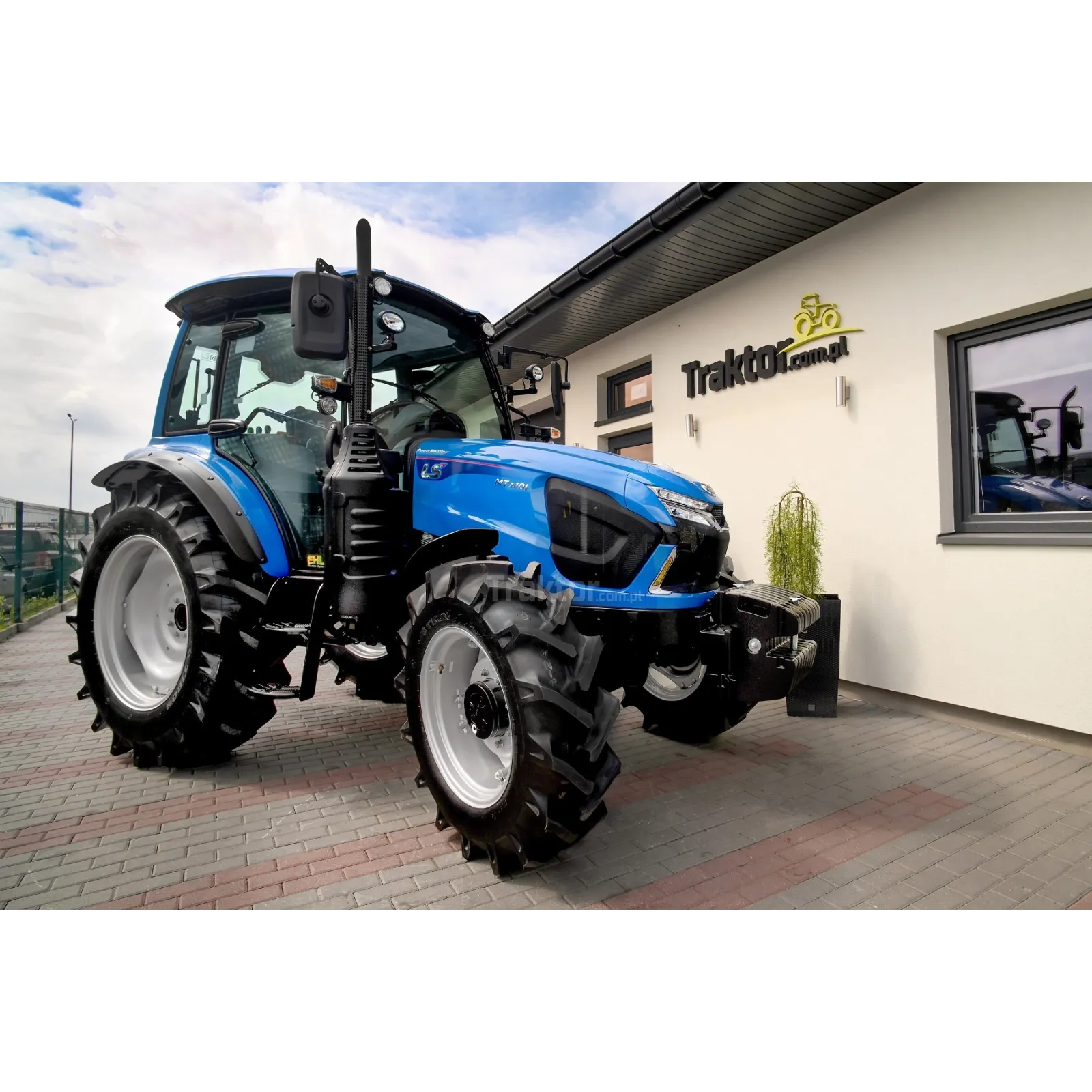 ls-tractor-mt7101-pst-4x4-101-km-cab-ehl-auto (5)